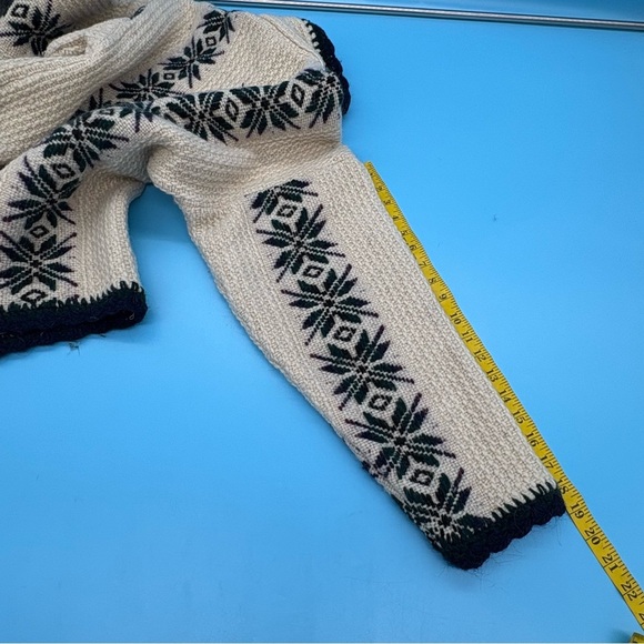 Cozy Cream and Black Patterned Cardigan - Picture 5 of 7